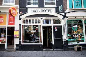 Hotel & Bar 55