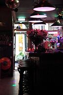 Hotel & Bar 55