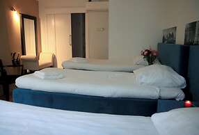 Hotel & Bar 55