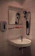 Hotel & Bar 55