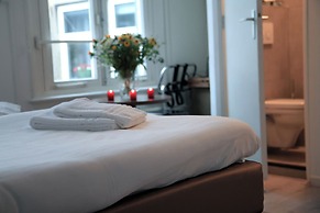 Hotel & Bar 55