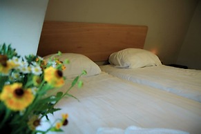Hotel & Bar 55