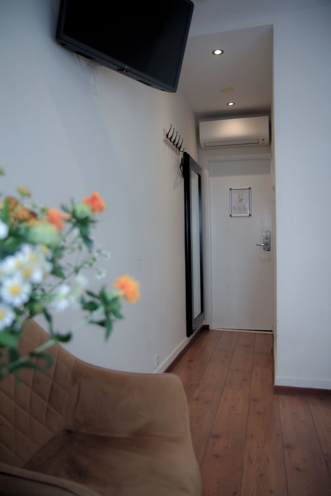 Hotel & Bar 55