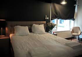 Hotel & Bar 55
