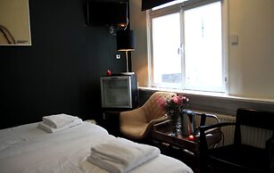 Hotel & Bar 55
