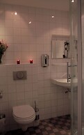 Hotel & Bar 55