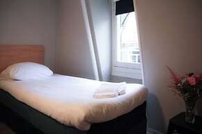 Hotel & Bar 55