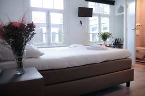 Hotel & Bar 55