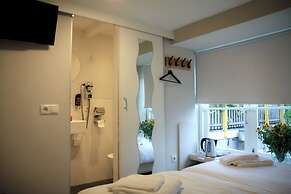 Hotel & Bar 55