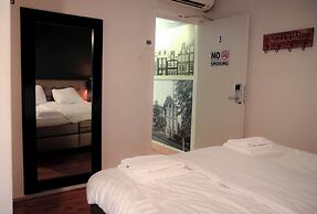 Hotel & Bar 55