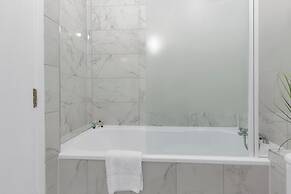 Queens Quay Mansion House Flat