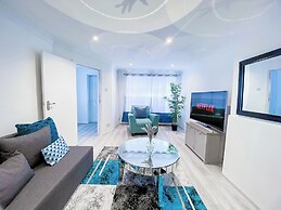 3br-sleeps5-parking-neartrainstation