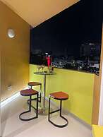 LaHola Glam Suites