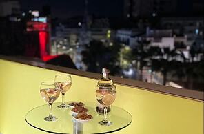 LaHola Glam Suites