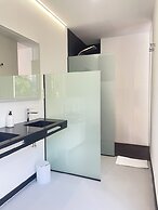 LaHola Glam Suites