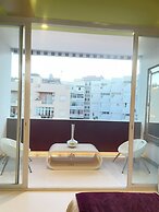 LaHola Glam Suites