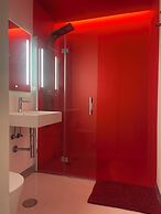 LaHola Glam Suites