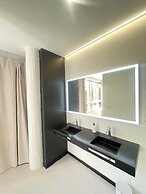 LaHola Glam Suites