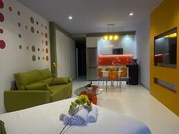 LaHola Glam Suites