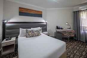 ANEW Hotel & Convention Centre OR Tambo
