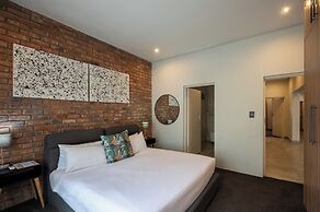 ANEW Hotel & Convention Centre OR Tambo