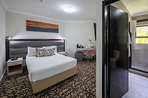 ANEW Hotel & Convention Centre OR Tambo