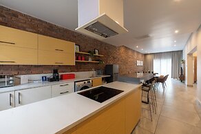 ANEW Hotel & Convention Centre OR Tambo