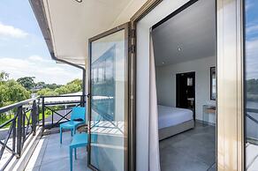 ANEW Hotel & Convention Centre OR Tambo