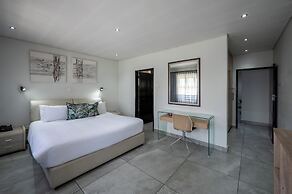 ANEW Hotel & Convention Centre OR Tambo
