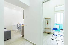 Chiara Modern Apartment by Wonderful Italy