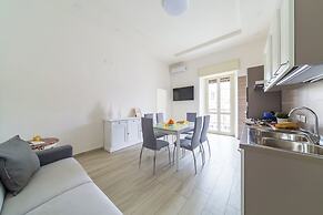 Chiara Modern Apartment by Wonderful Italy