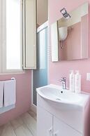 Chiara Modern Apartment by Wonderful Italy