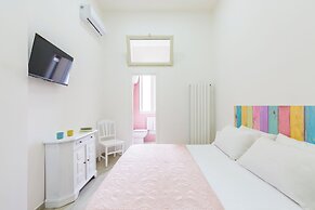 Chiara Modern Apartment by Wonderful Italy