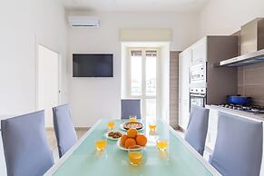 Chiara Modern Apartment by Wonderful Italy