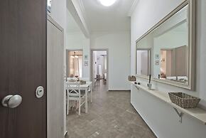 Irida With 1 Bedrooms and 1 Bathrooms