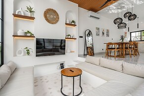 Bucu Villa by Betterplace