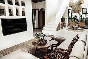Villa Almaz