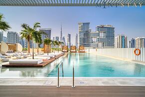 Charming 1BR w Balcony in Business Bay