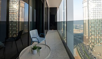 Charming 1BR w Balcony in Business Bay