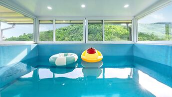 Gapyeong Nomadrium Poolvilla Pension
