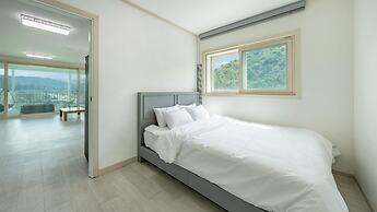 Gapyeong Nomadrium Poolvilla Pension