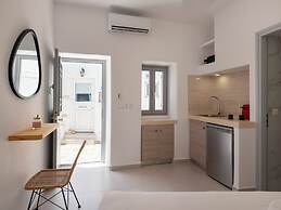 M&M Paros Studio