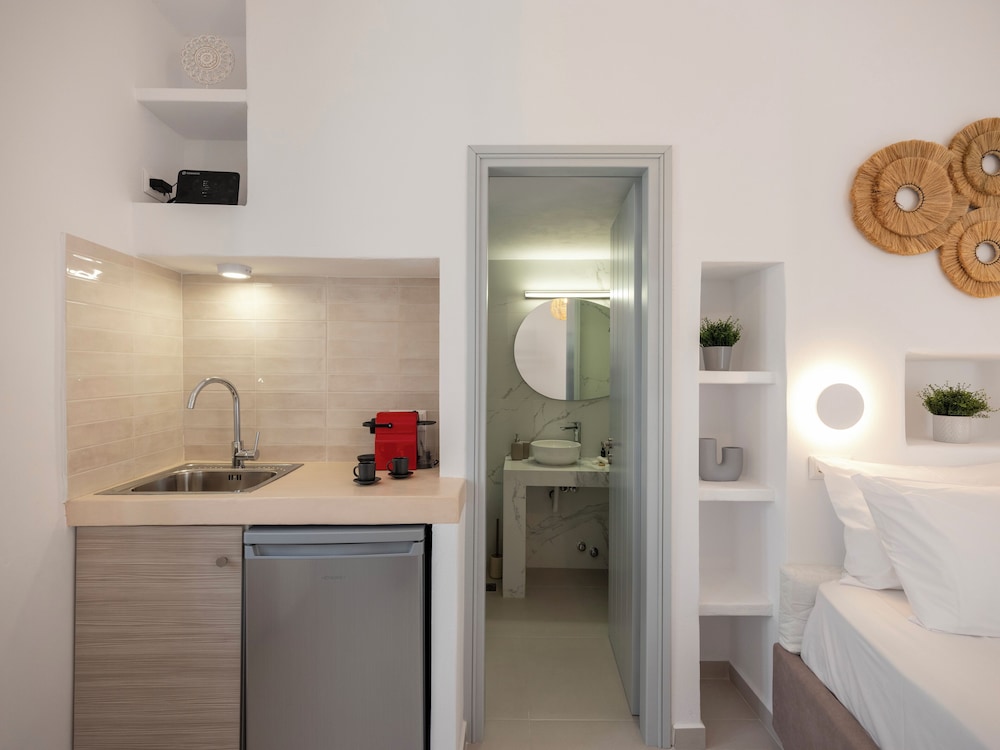 M&M Paros Studio