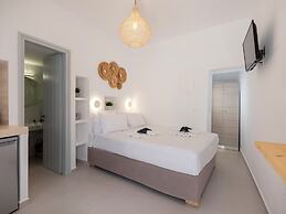 M&M Paros Studio