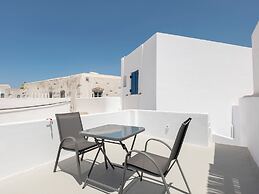 M&M Paros Studio