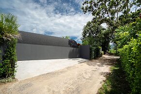 Tropical Chalet 2BR Pool Villa Pasak 2