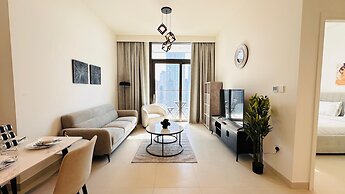 Luxury 1-Bedroom Apartment At Burj Crown.