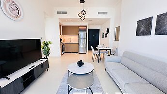 Luxury 1-Bedroom Apartment At Burj Crown.