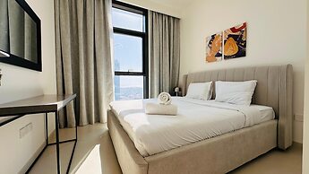 Luxury 1-Bedroom Apartment At Burj Crown.