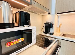 Luxury 1-Bedroom Apartment At Burj Crown.